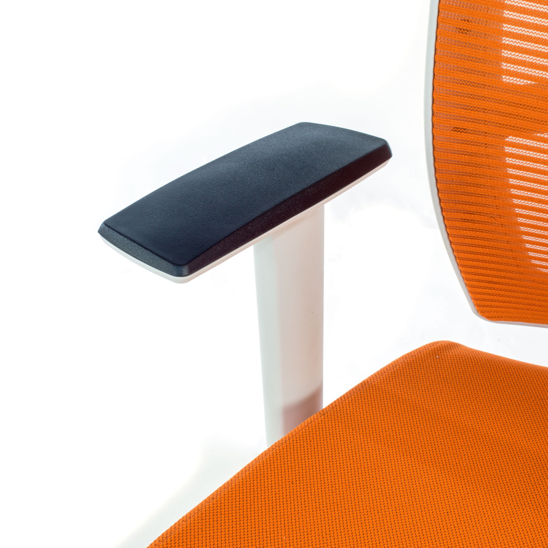 silla ergonomica naranja kendo estructura blanca reposacabezas malla 7