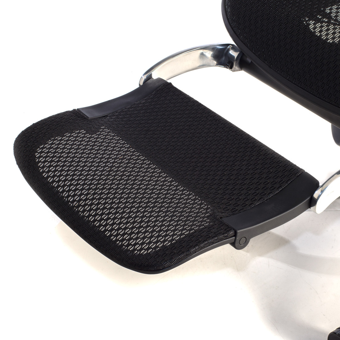 silla ergonomica negro ergohuman estructura negra reposapies malla 11
