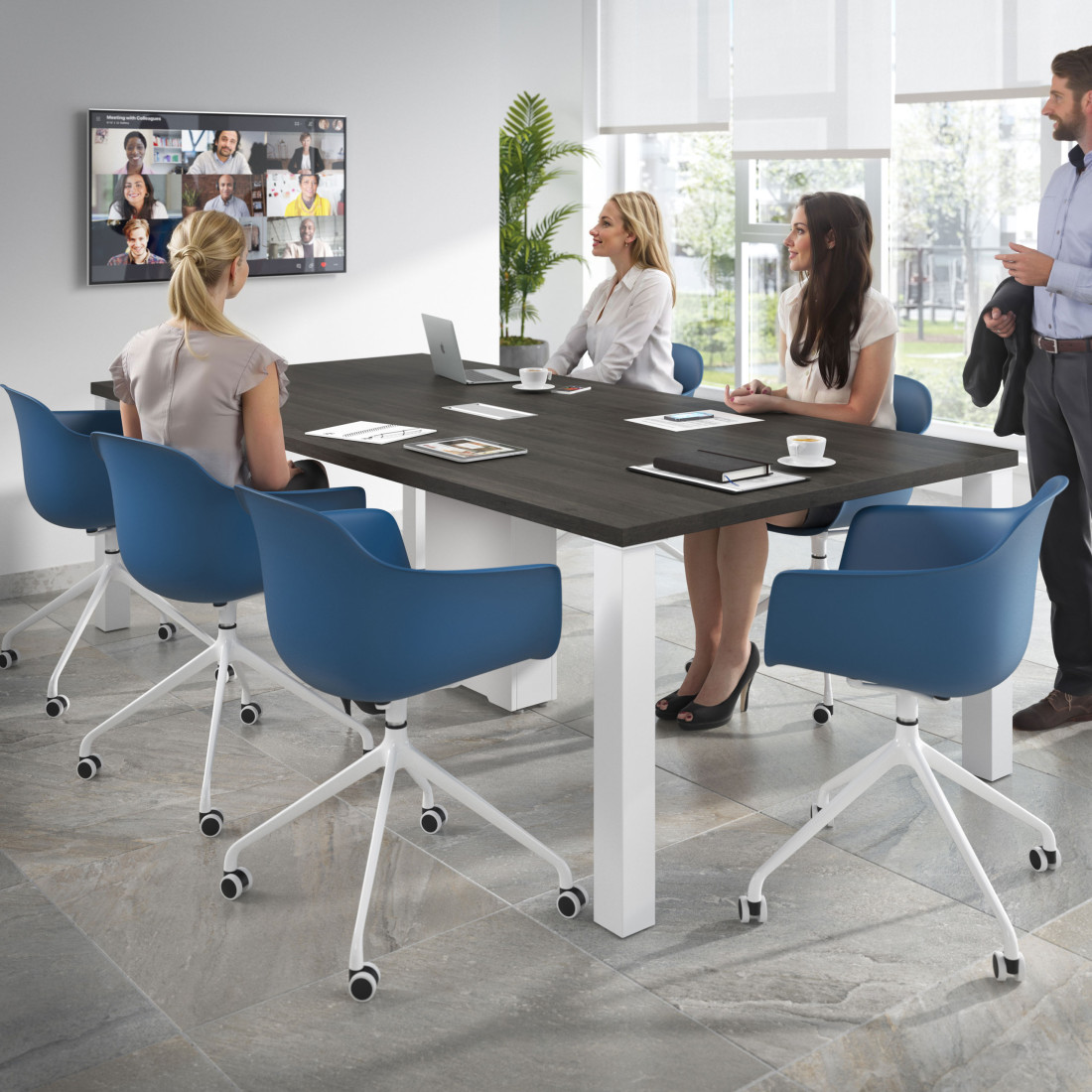silla de reuniones azul elisa con ruedas plastico 2