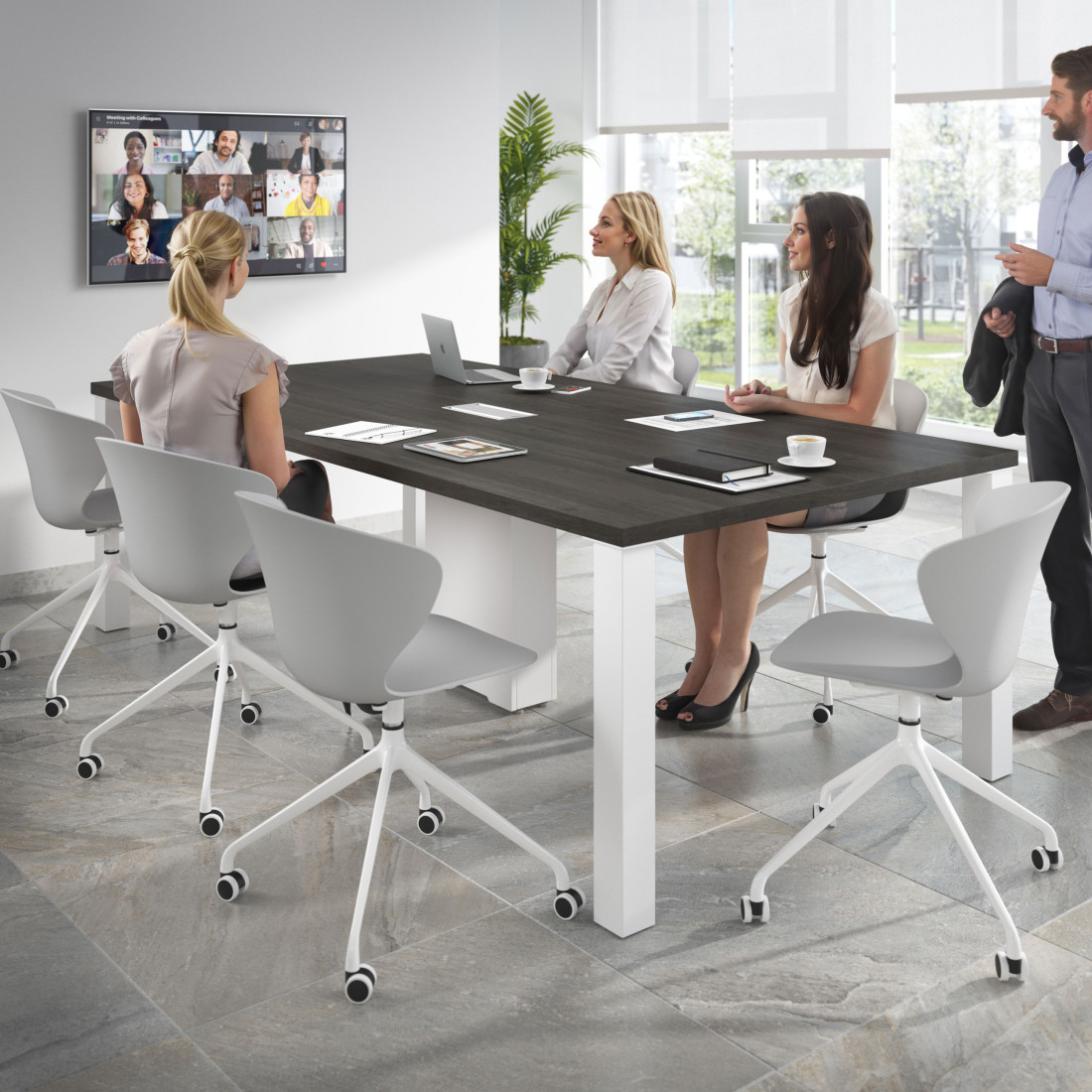 silla de reuniones gris wendy con ruedas plastico 2