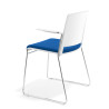 silla confidente azul lotus con brazos tapizada tela 5