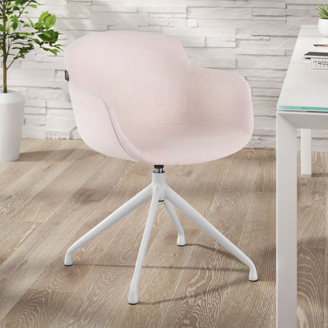 silla confidente beige ivonne base piramide tela 2