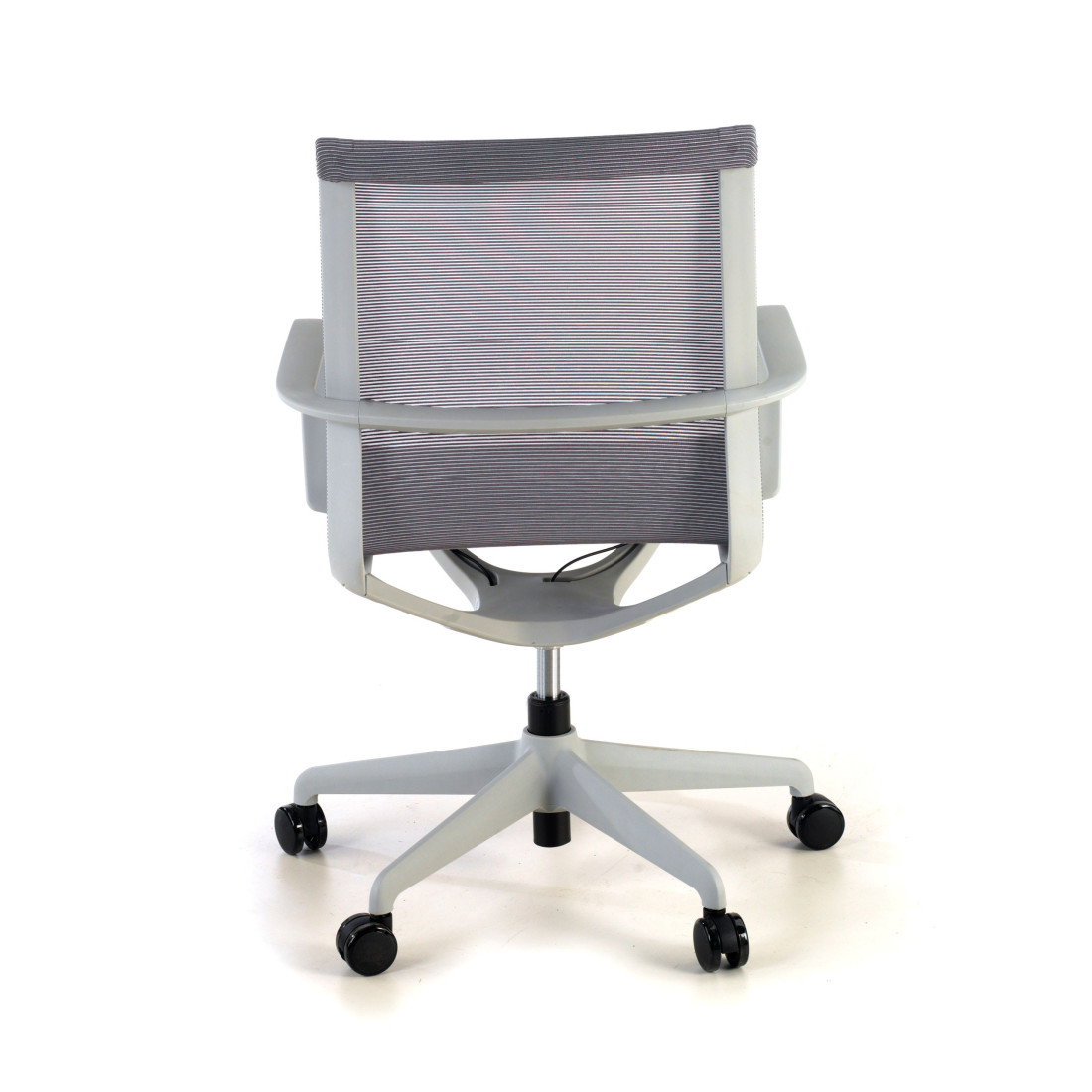 silla giratoria gris ice estructura negra malla 8
