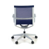 silla giratoria azul ice estructura negra malla 8