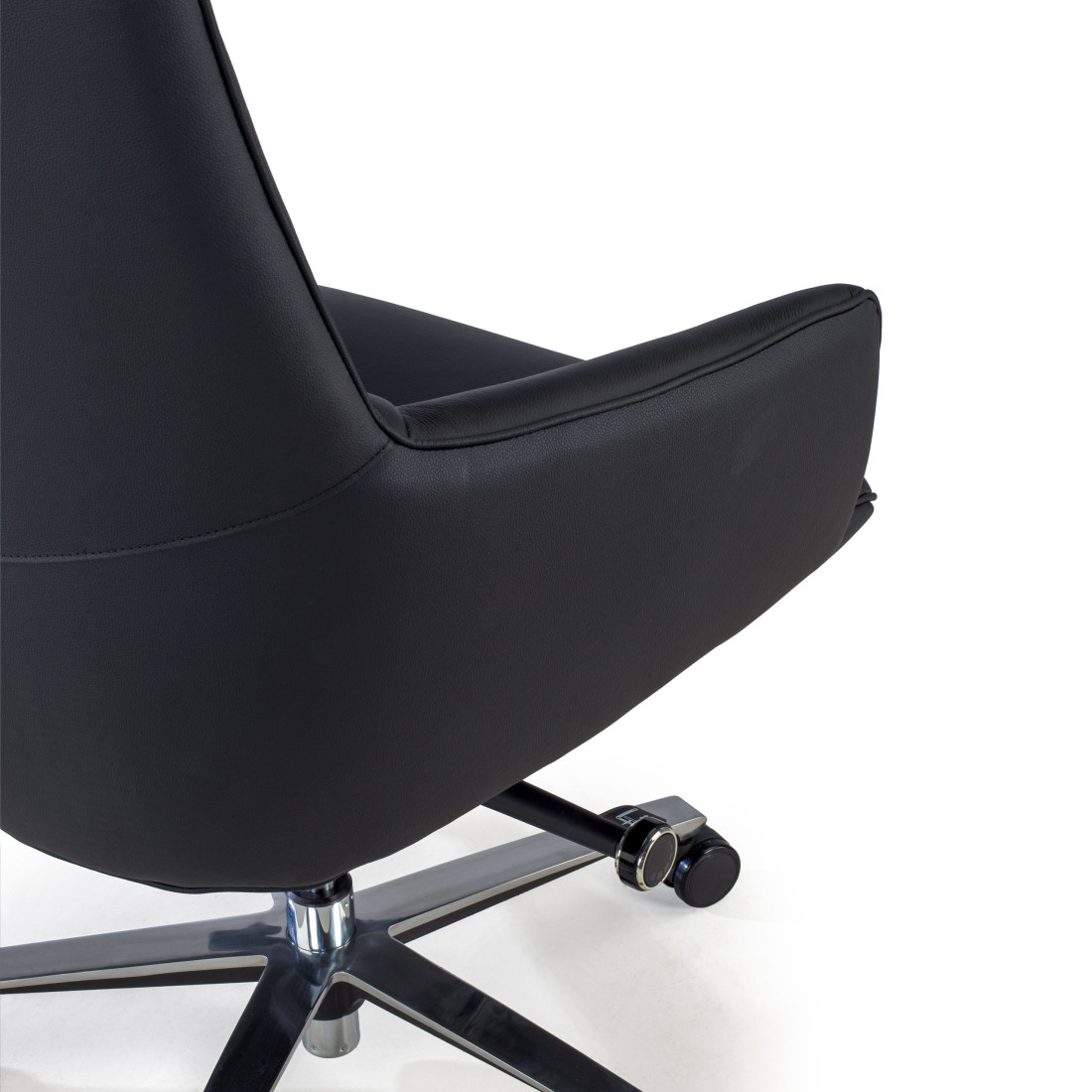 sillon de oficina negro president piel natural la piel natural sigue siendo el material mas apreciado por sus multiples ventajas los sillones tapizados en piel natural son mas suaves y flexibles al tacto y su olor es muy caracteristico el cuero natural es muy resistente siempre que se 10