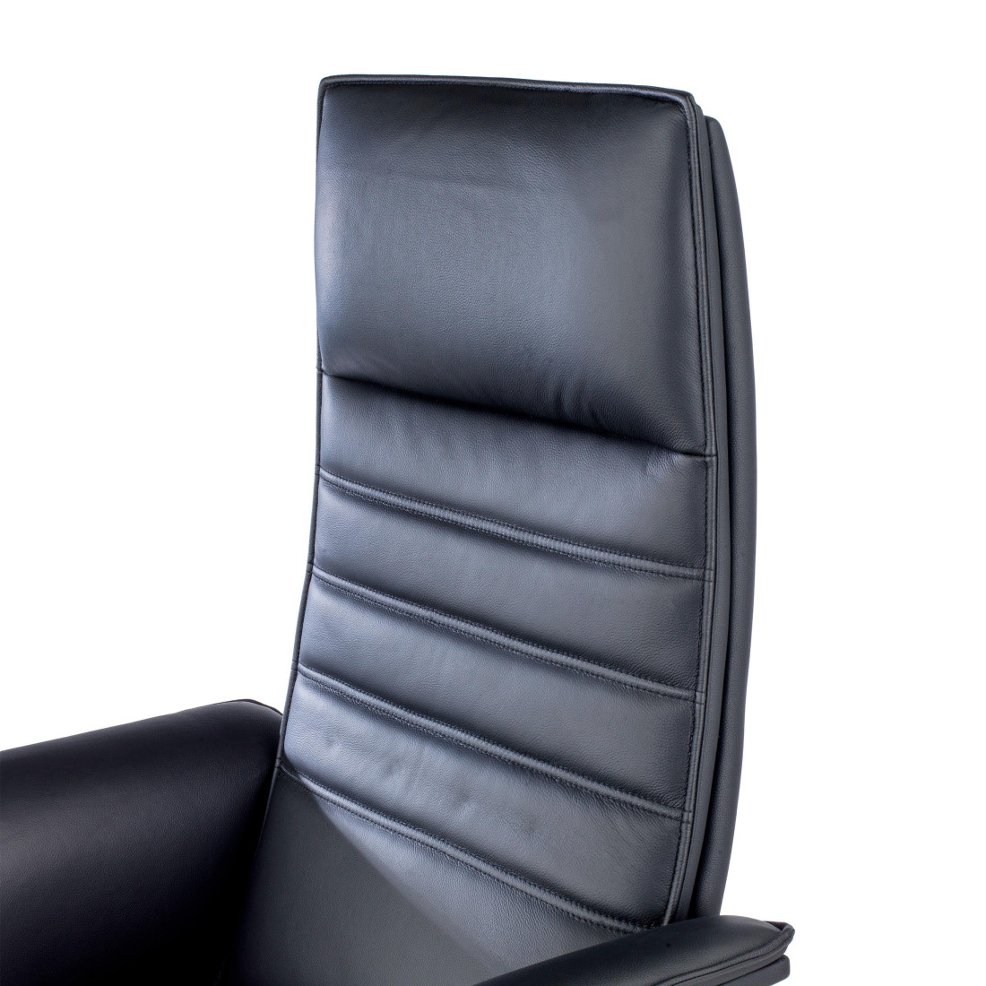 sillon de oficina negro copenhague piel natural la piel natural sigue siendo el material mas apreciado por sus multiples ventajas los sillones tapizados en piel natural son mas suaves y flexibles al tacto y su olor es muy caracteristico el cuero natural es muy resistente siempre que se 6