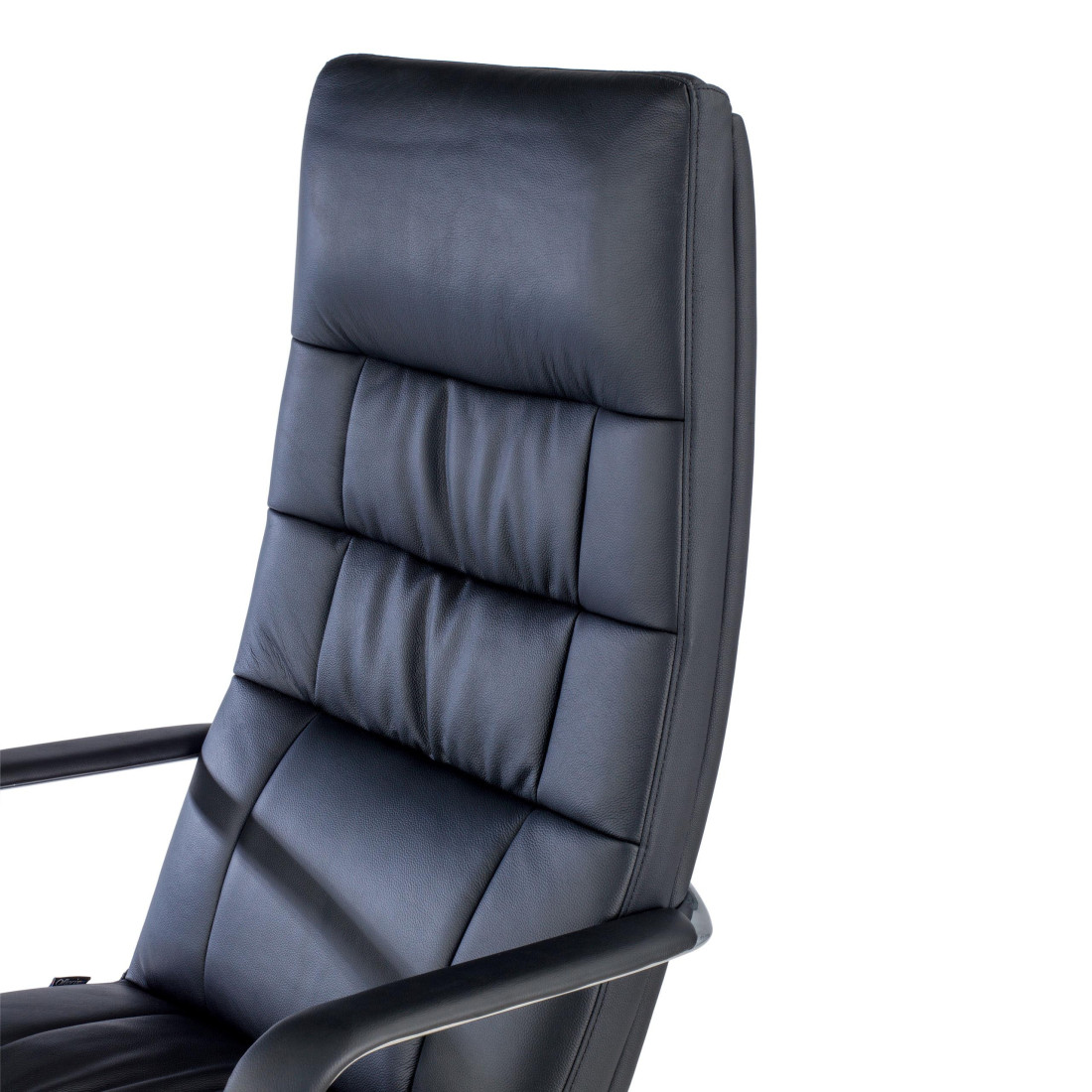 sillon de oficina negro edinburgo piel natural la piel natural sigue siendo el material mas apreciado por sus multiples ventajas los sillones tapizados en piel natural son mas suaves y flexibles al tacto y su olor es muy caracteristico el cuero natural es muy resistente siempre que se 6