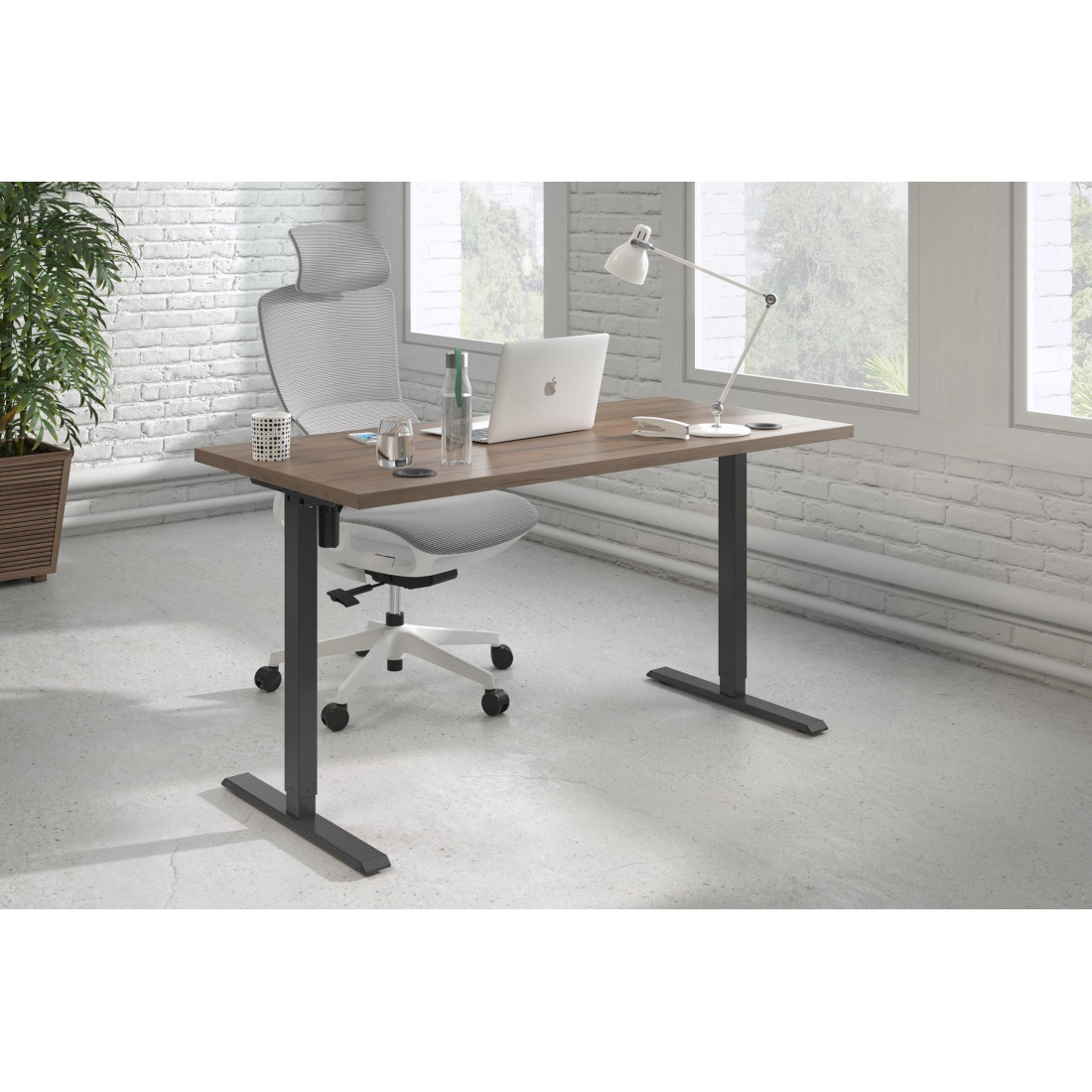 Escritorio Elevable Erghos Basic estructura negro canto recto