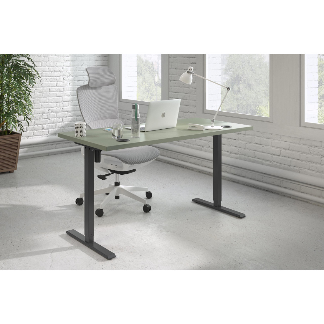 Escritorio Elevable Erghos Basic estructura negro canto recto